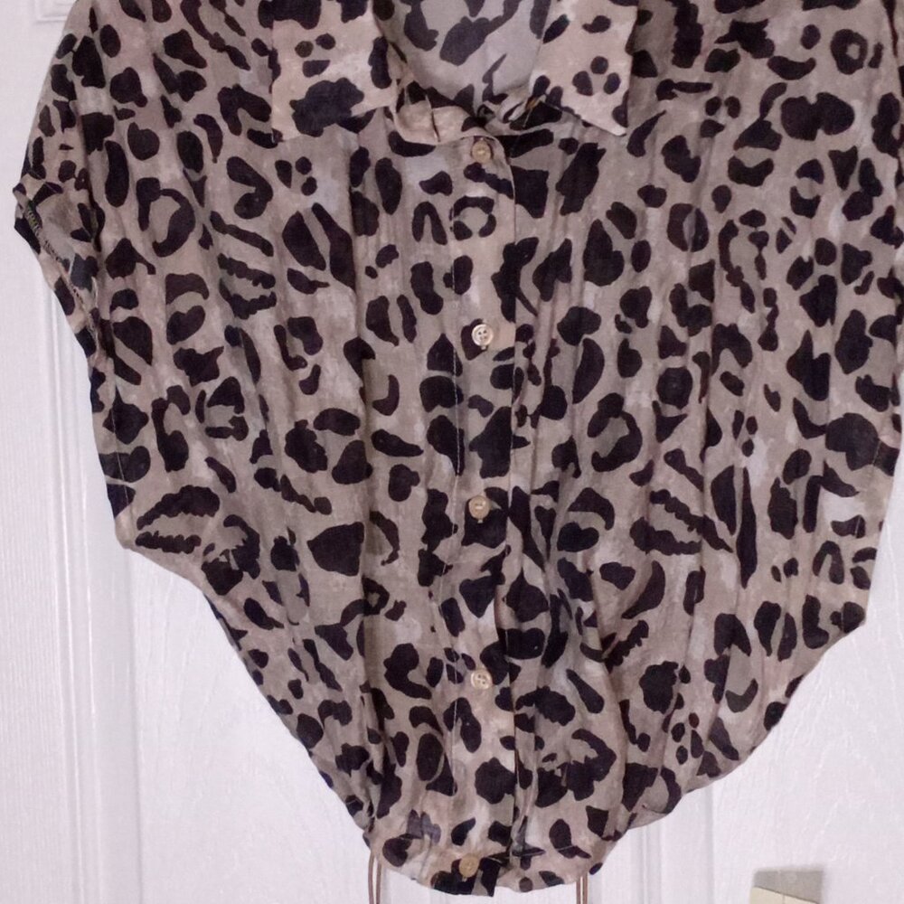 Peach Leopard Print Sheer Button-Down Cropped Top – Size XL (NWT)